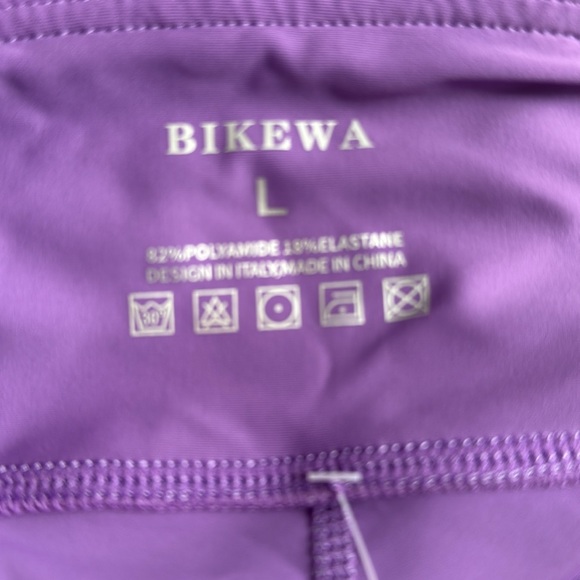 NWT WOMEN’S BIKING SHORTS WITH PADDING - BIKEWA - Picture 6 of 7